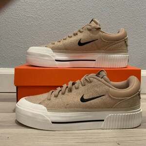 Nike Women's Court Legacy Lift Platform Shoes - Hemp/Sail/Sanddrift (FZ2606-200)